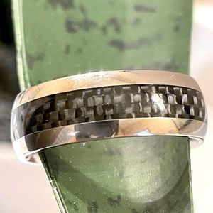 NWOT Chisel Titanium Carbon Fiber Men’s Ring
